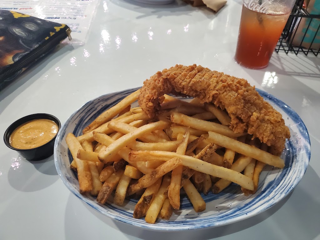 The Hangout | restaurant | 1181 Celebrity Cir, Myrtle Beach, SC 29577, USA | 8433859811 OR +1 843-385-9811