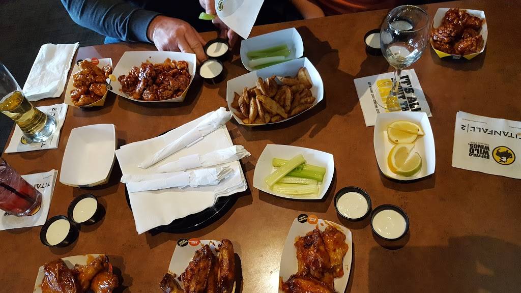 Buffalo Wild Wings | restaurant | 3750 US Hwy 98 N, Lakeland, FL 33809, USA | 8638537722 OR +1 863-853-7722