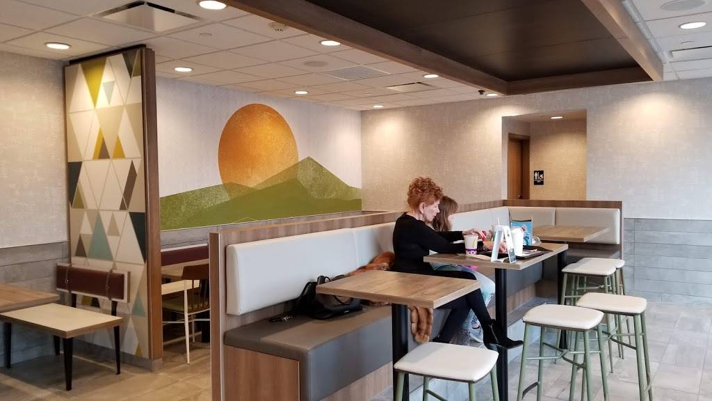 McDonalds | cafe | 245 Pine Hollow Rd, Oyster Bay, NY 11771, USA | 5166249266 OR +1 516-624-9266
