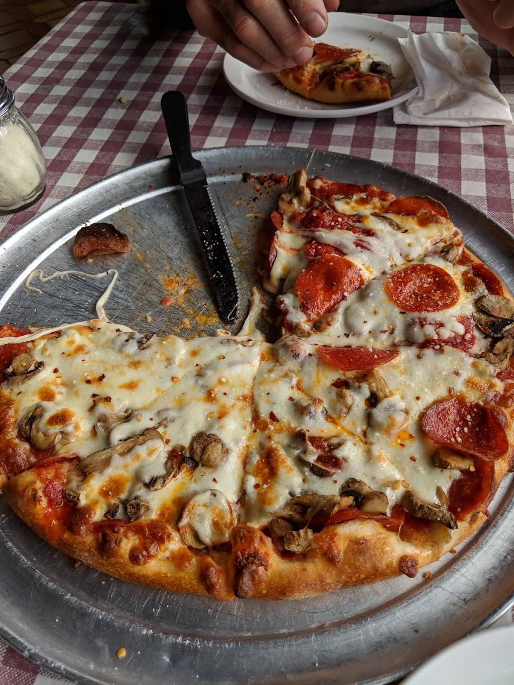 Bongiovannis Italian Restaurant | restaurant | 15244 Olde Hwy 80, El Cajon, CA 92021, USA | 6194438455 OR +1 619-443-8455