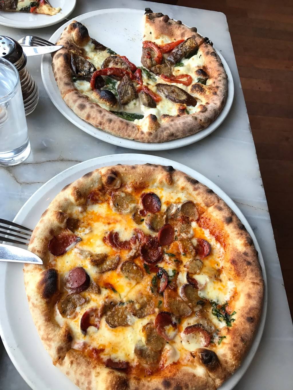 RedRocks Old Town | restaurant | 904 King St, Alexandria, VA 22314, USA | 7037179873 OR +1 703-717-9873