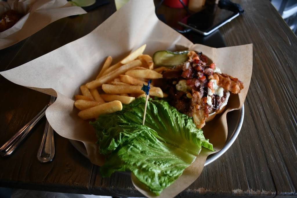 Johnnie Browns | meal takeaway | 301 E Atlantic Ave, Delray Beach, FL 33483, USA | 5612439911 OR +1 561-243-9911