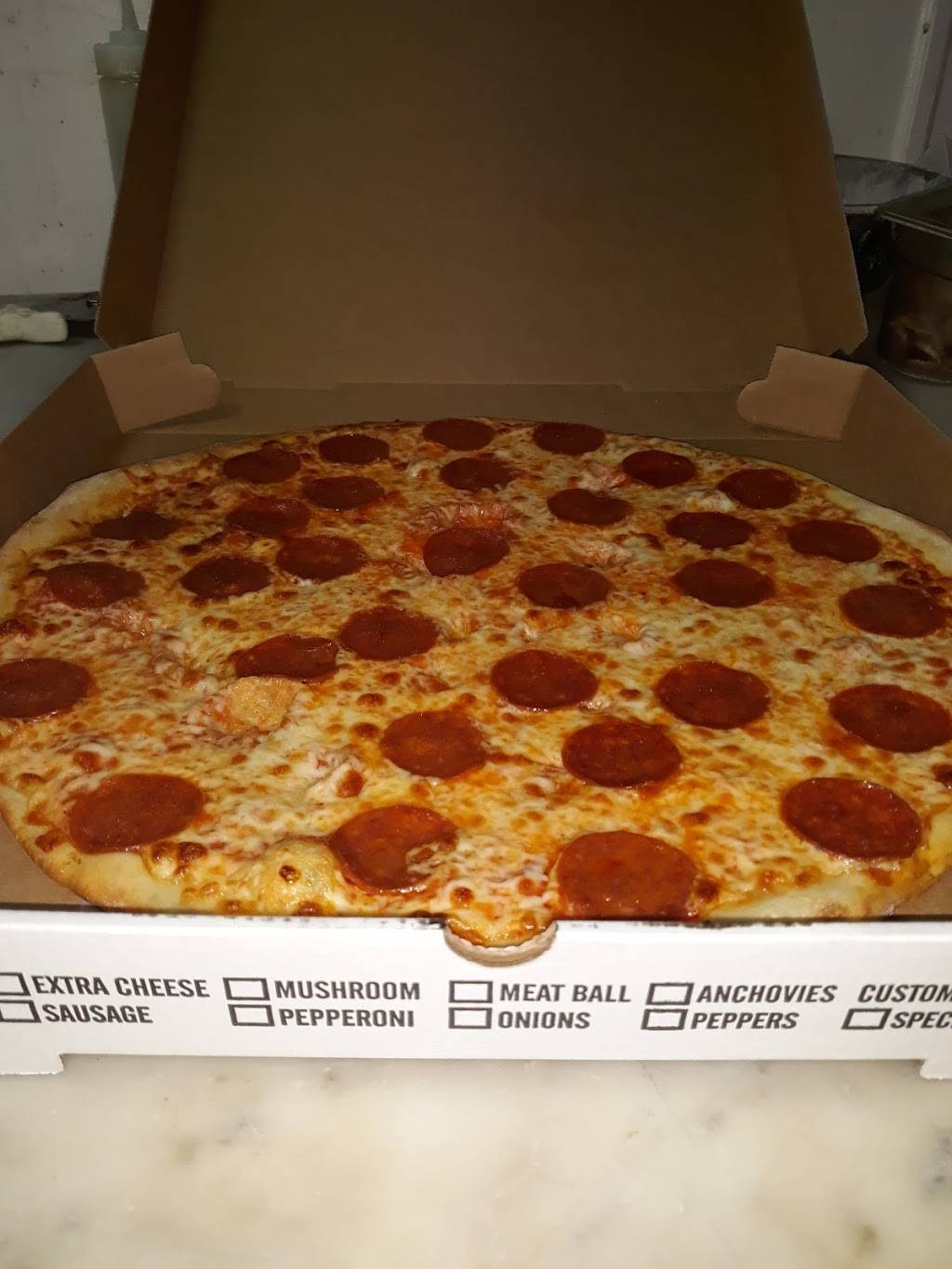 Nickos Pizza | restaurant | 220 Bloomfield Ave, Newark, NJ 07104, USA | 9739005000 OR +1 973-900-5000