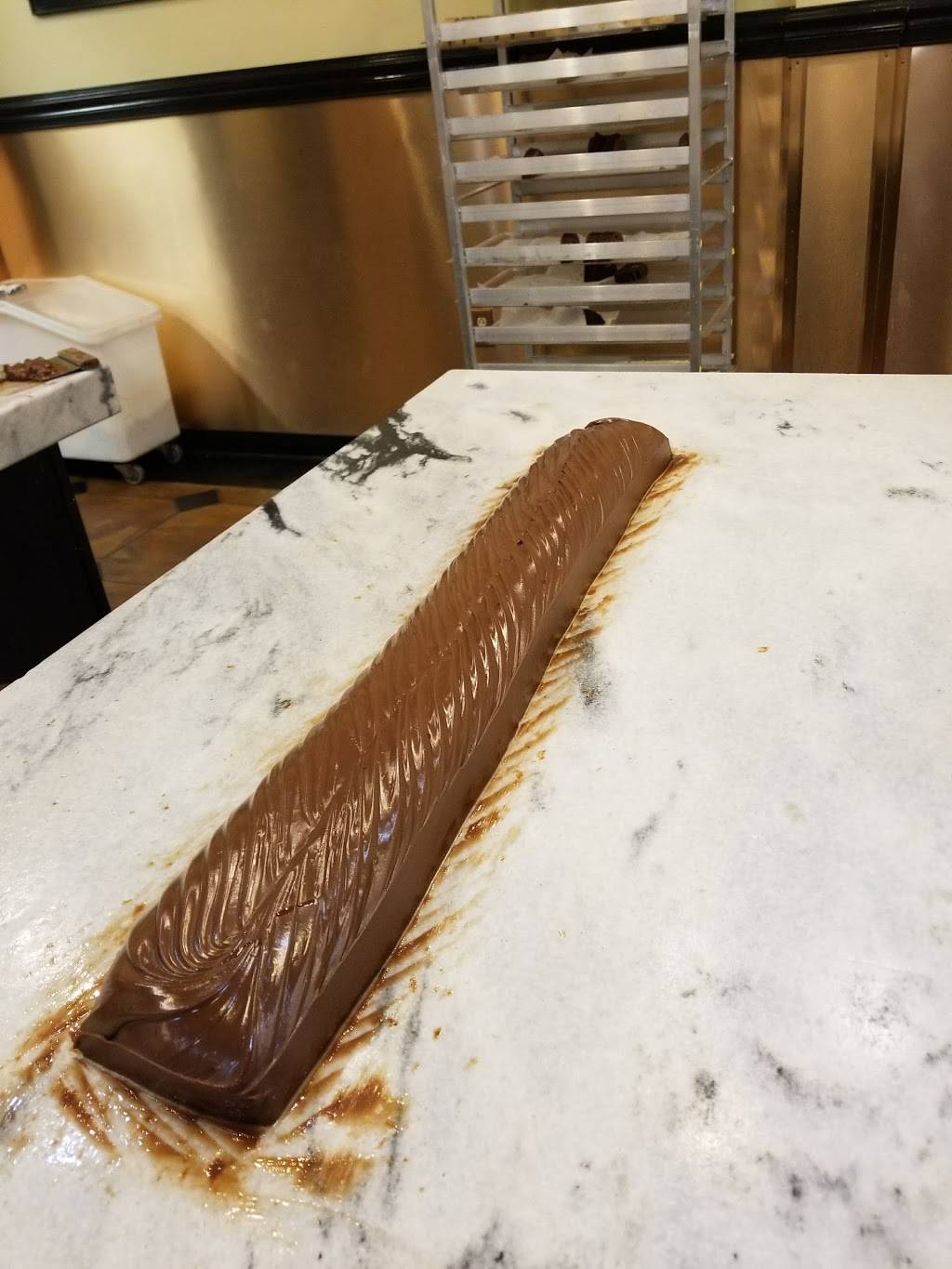 The Fudgery | restaurant | 131 The Island Dr #3106, Pigeon Forge, TN 37863, USA | 8657747800 OR +1 865-774-7800