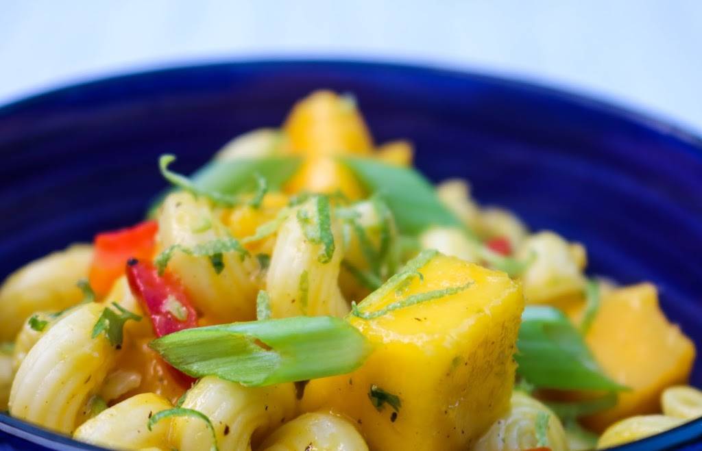 Roys Kitchen & Patio | restaurant | 3112 N Davidson St, Charlotte, NC 28205, USA | 7049102031 OR +1 704-910-2031