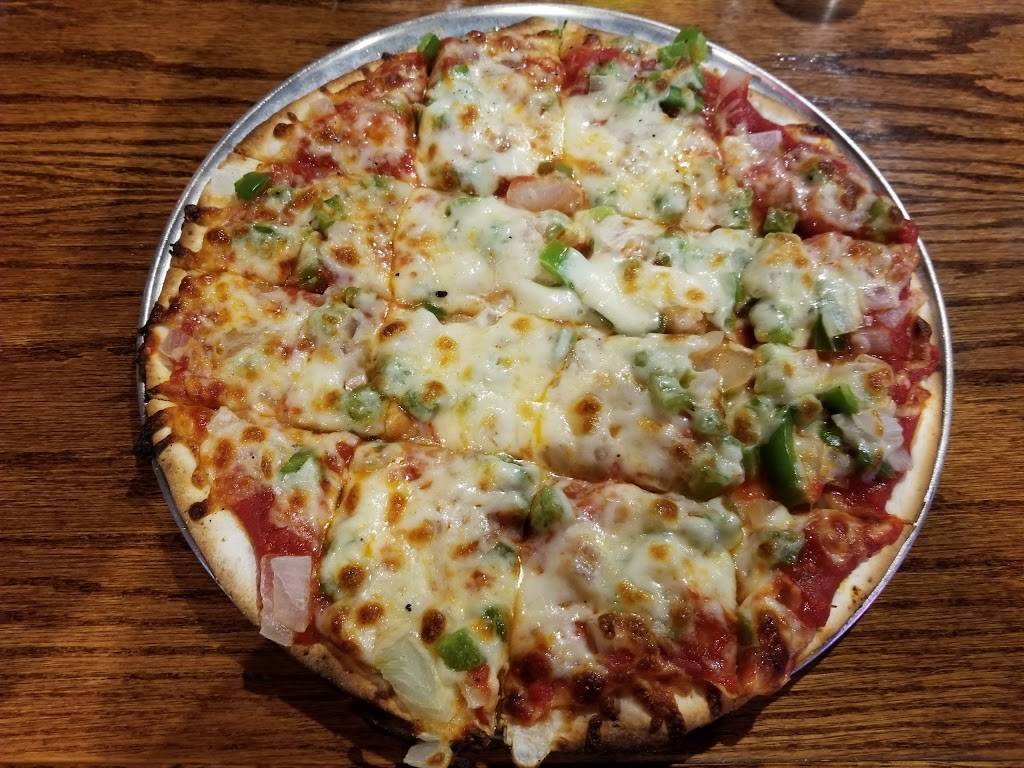 Top Cats Chill & Grill | restaurant | 3211 Sangamon Ave, Springfield, IL 62702, USA | 2175284201 OR +1 217-528-4201