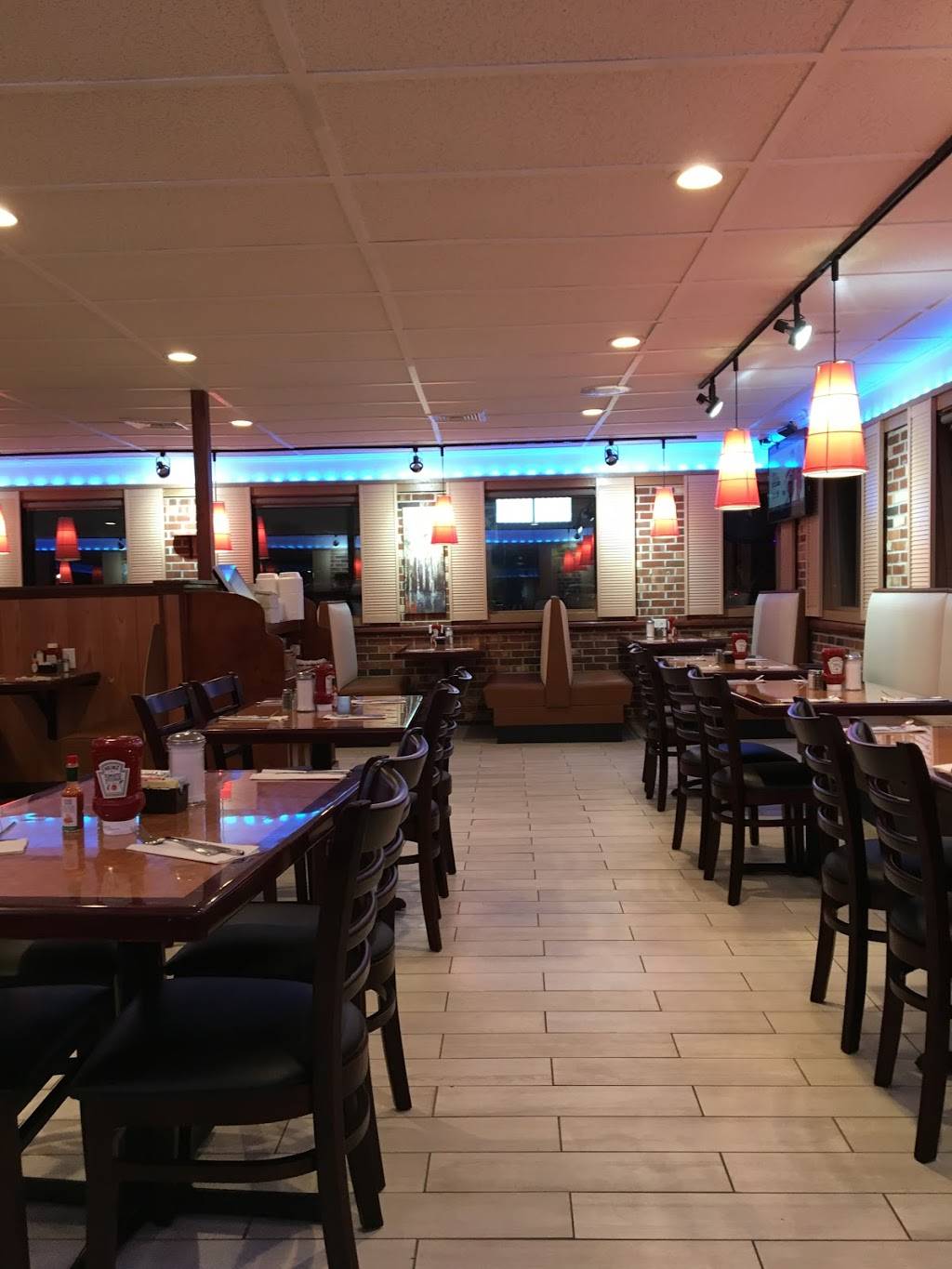 Smileys Diner - Newark | restaurant | 1025 Christiana Rd, Newark, DE 19713, USA | 3025336355 OR +1 302-533-6355