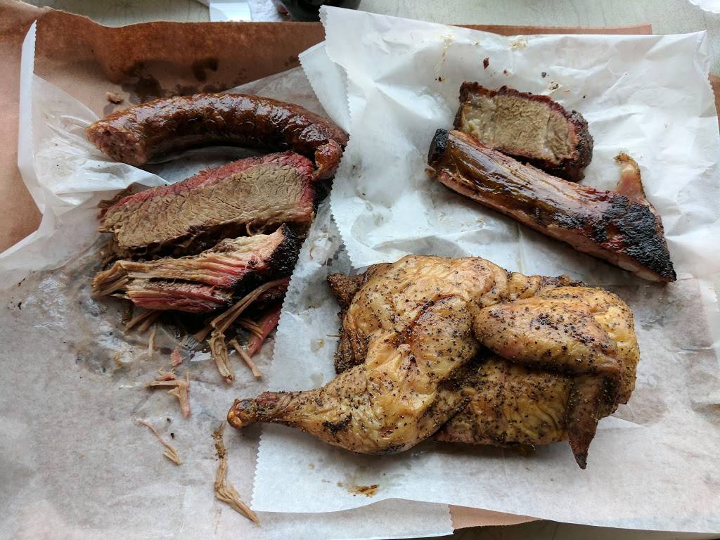 Snows BBQ | restaurant | 516 Main St, Lexington, TX 78947, USA | 9797734640 OR +1 979-773-4640