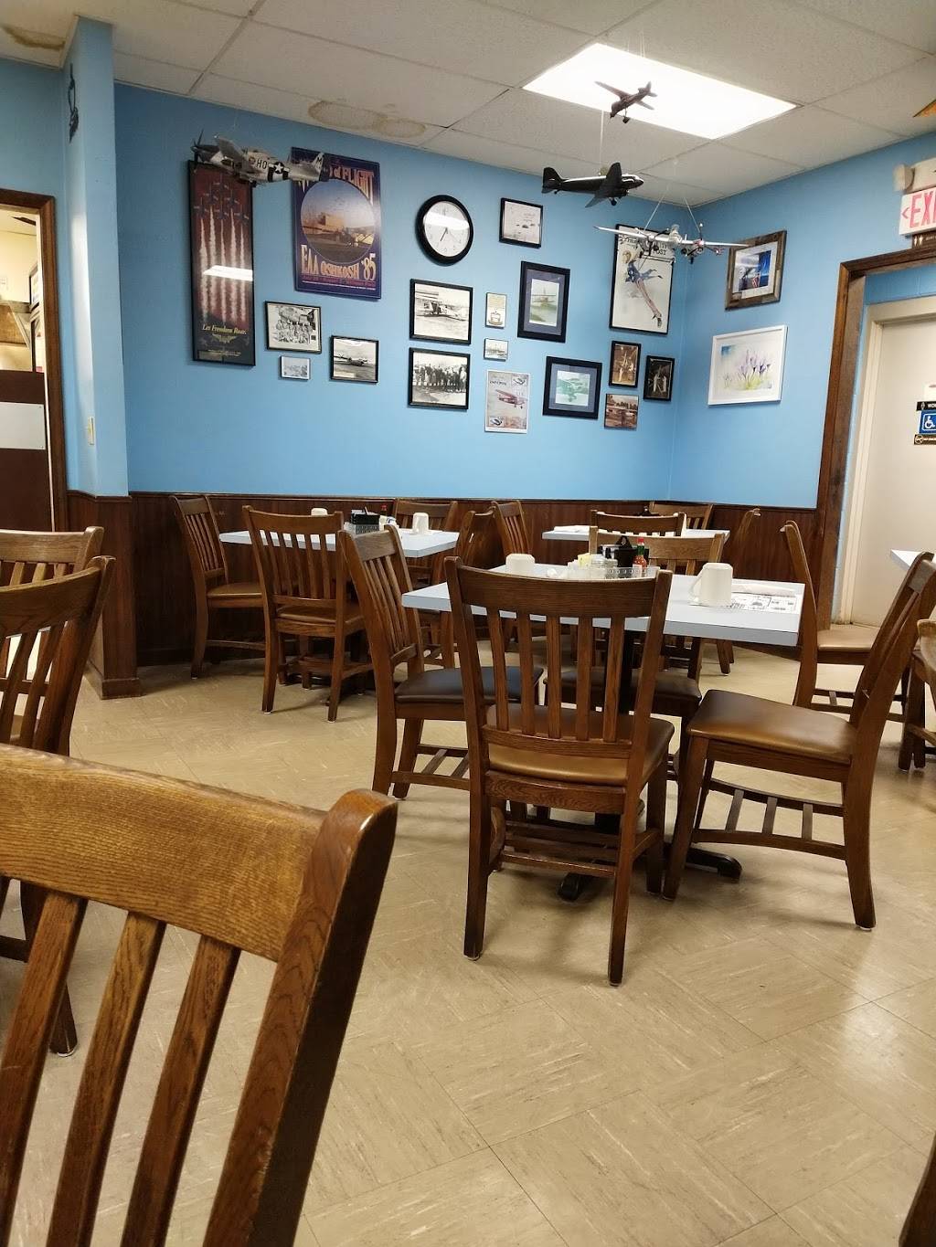 Herbies Cafe | restaurant | 2007 E Laketon Ave, Muskegon, MI 49442, USA | 2317737600 OR +1 231-773-7600