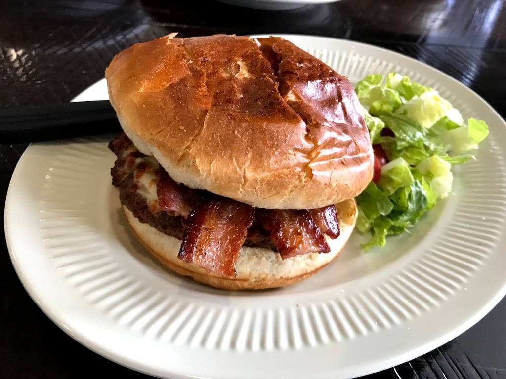 Topeka Pizza | restaurant | 118 S Babcock St, Topeka, IN 46571, USA | 2605933090 OR +1 260-593-3090