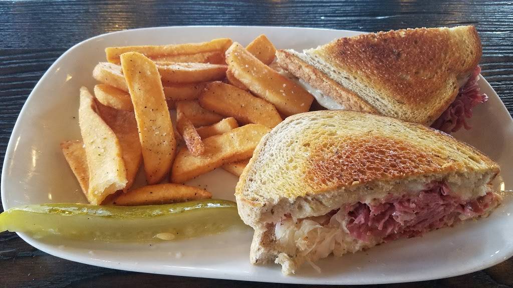 Irish 31 Pub House & Eatery | restaurant | 28358 Willet Way, Wesley Chapel, FL 33543, USA | 8139072306 OR +1 813-907-2306