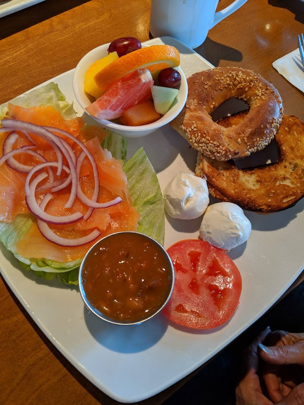 La Banquette | restaurant | 4840 Boulevard Samson, Laval, QC H7W 2H7, Canada | 4506877709 OR +1 450-687-7709