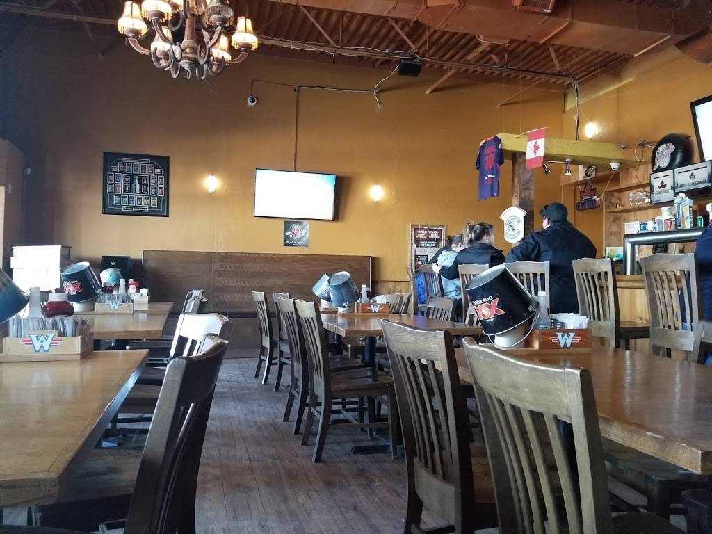 Wild Wing | restaurant | 1070 Innisfil Beach Rd #2, Innisfil, ON L9S 4T9, Canada | 7054318325 OR +1 705-431-8325