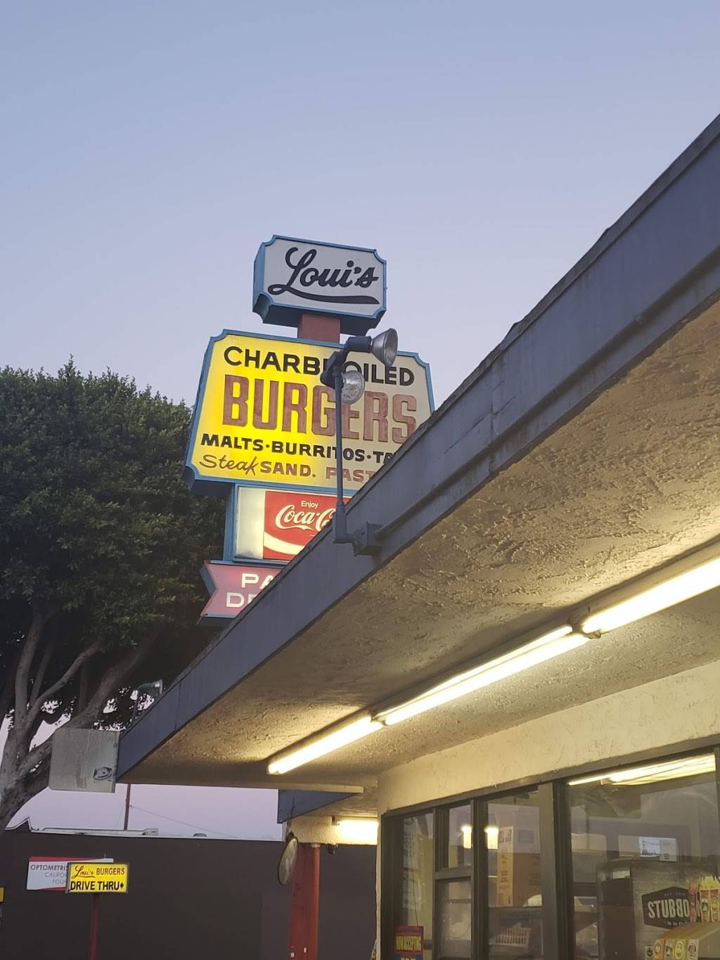 Louis Burgers | restaurant | 308 E Compton Blvd, Compton, CA 90221, USA | 3106375263 OR +1 310-637-5263