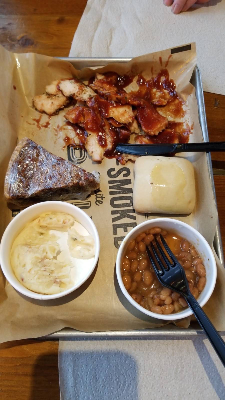 Dickeys Barbecue Pit | restaurant | 4906 Tower Rd Ste 150, Denver, CO 80249, USA | 3039933357 OR +1 303-993-3357