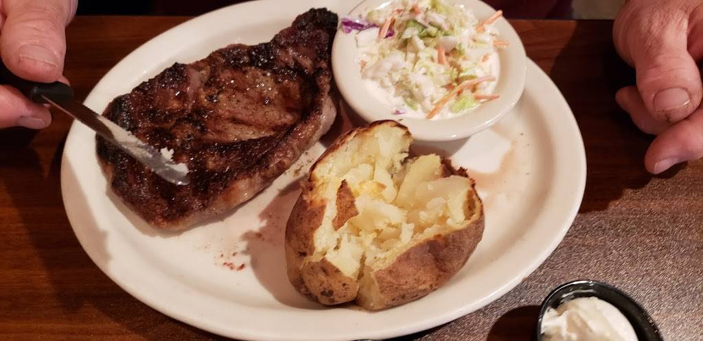 Rakes Place | restaurant | 2207 Linden Ave, Zanesville, OH 43701, USA | 7408688314 OR +1 740-868-8314