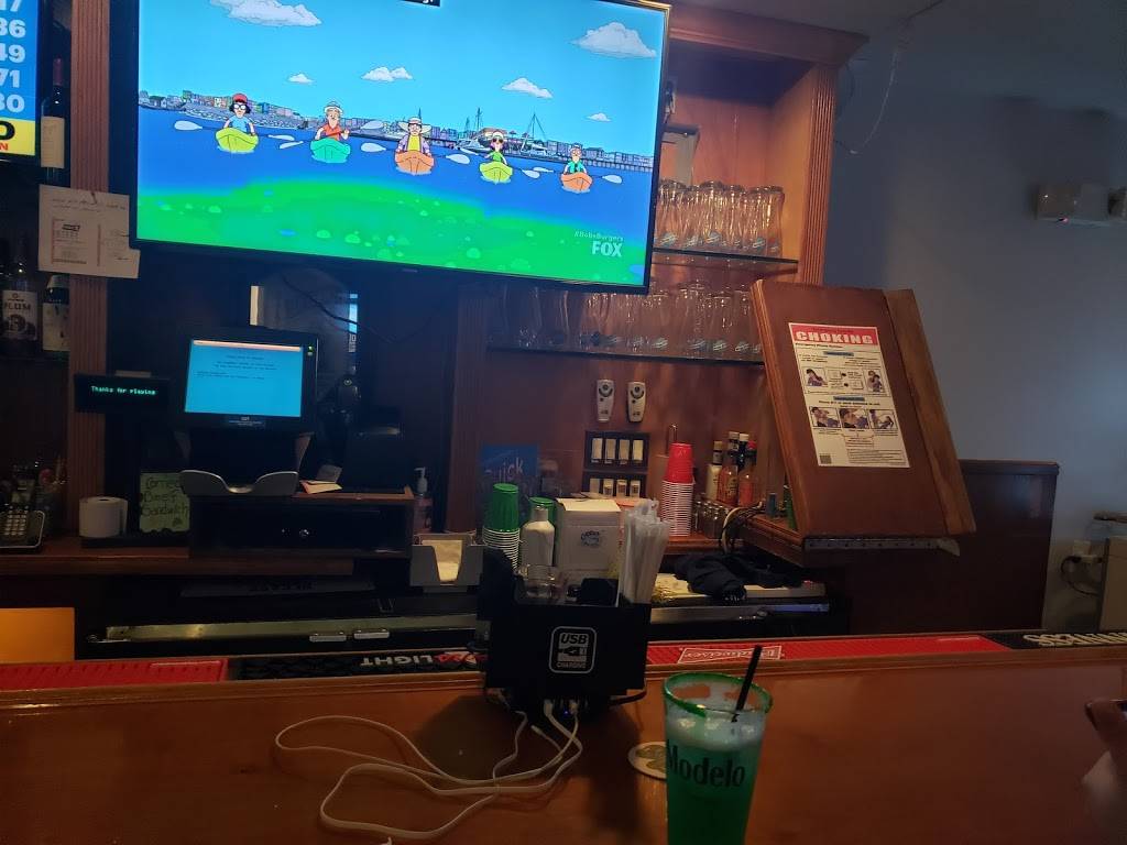 Perrys Pub | restaurant | 209 Railroad Ave, Sayville, NY 11782, USA | 6315899002 OR +1 631-589-9002