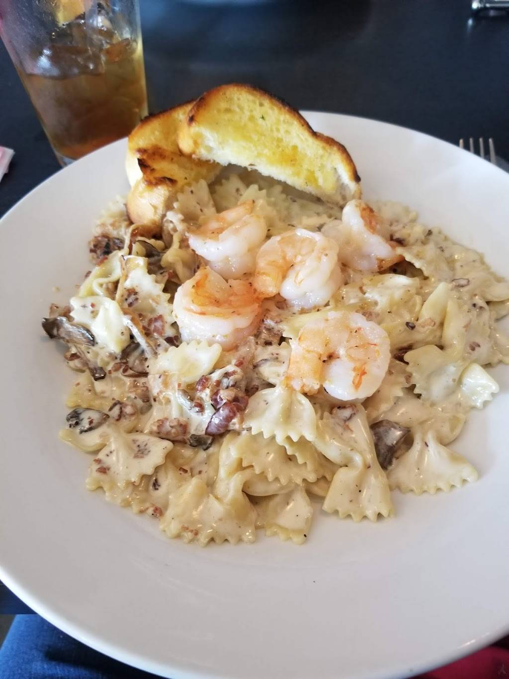 Hendrix | restaurant | 1060 Yavapai Dr #5, Rio Rico, AZ 85648, USA | 5207613999 OR +1 520-761-3999