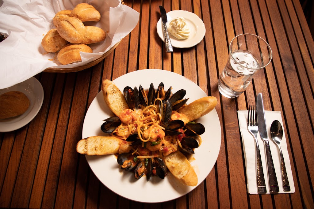 The Lake Harris Lodge | restaurant | 5410 NY-28N, Newcomb, NY 12852, USA | 5185828333 OR +1 518-582-8333