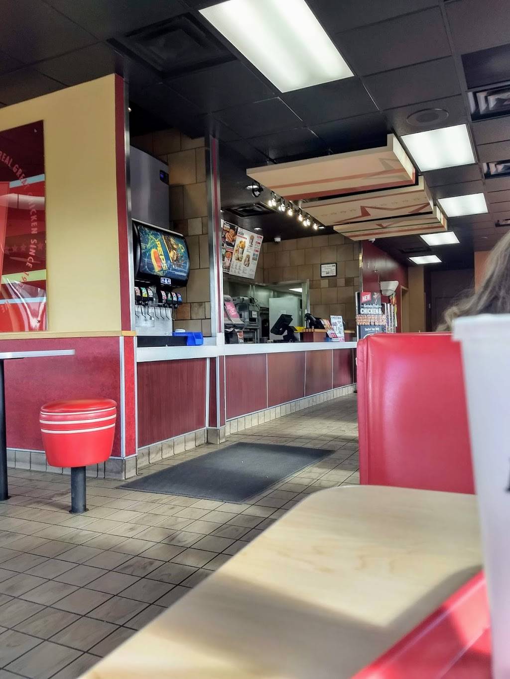 KFC | restaurant | 2636 San Mateo Blvd NE, Albuquerque, NM 87110, USA | 5058841117 OR +1 505-884-1117