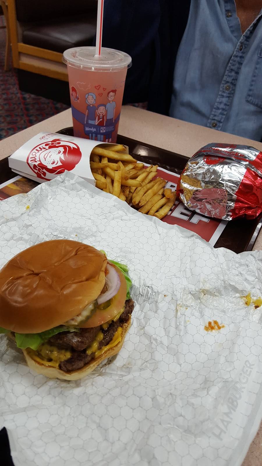 Wendys | restaurant | 27672 Jefferson Ave, Temecula, CA 92590, USA | 9515876151 OR +1 951-587-6151