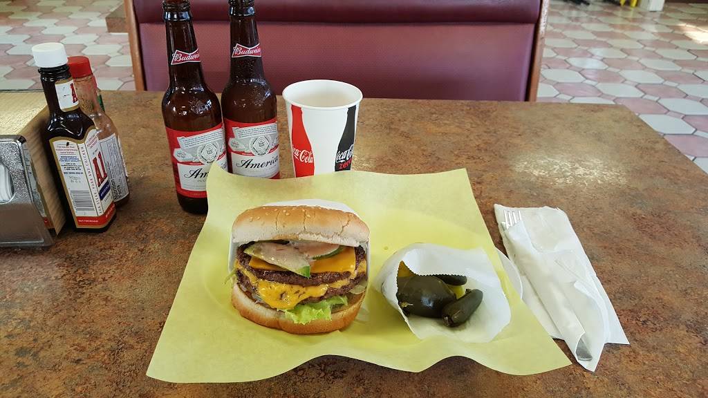 Classic Burgers | restaurant | 15712 Tustin Village Way, Tustin, CA 92780, USA | 7146673884 OR +1 714-667-3884