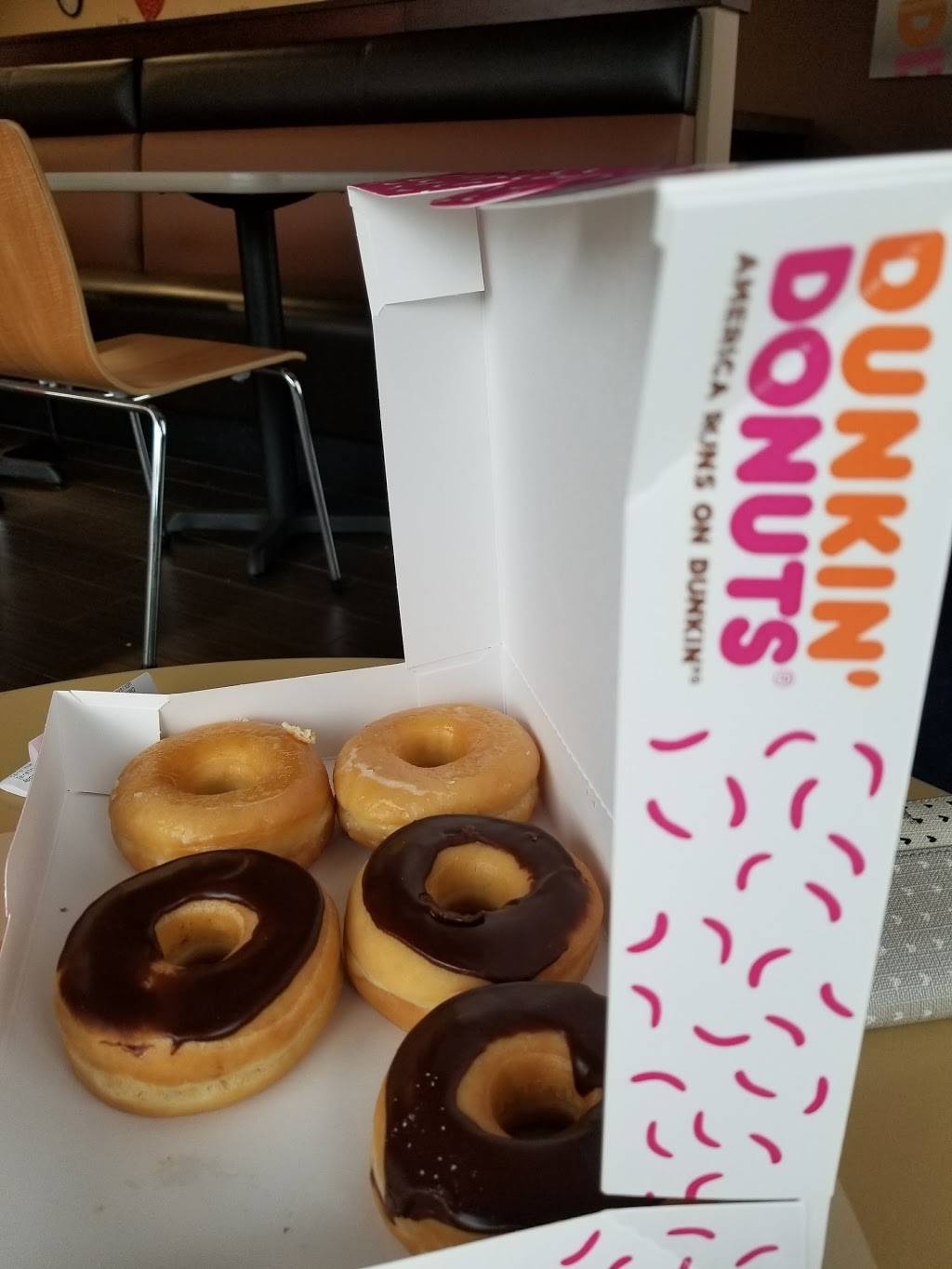 Dunkin | bakery | 13458 Landstar Blvd Suite 106, Orlando, FL 32824, USA | 4072334054 OR +1 407-233-4054