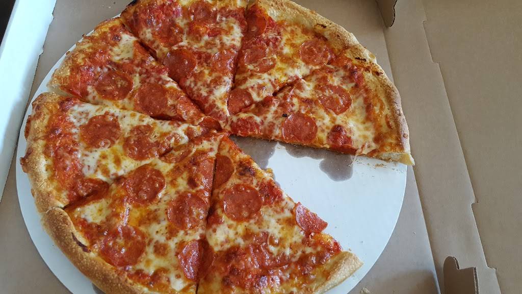 Wakefield House of Pizza | restaurant | 43 Tuttle St, Wakefield, MA 01880, USA | 7812455580 OR +1 781-245-5580