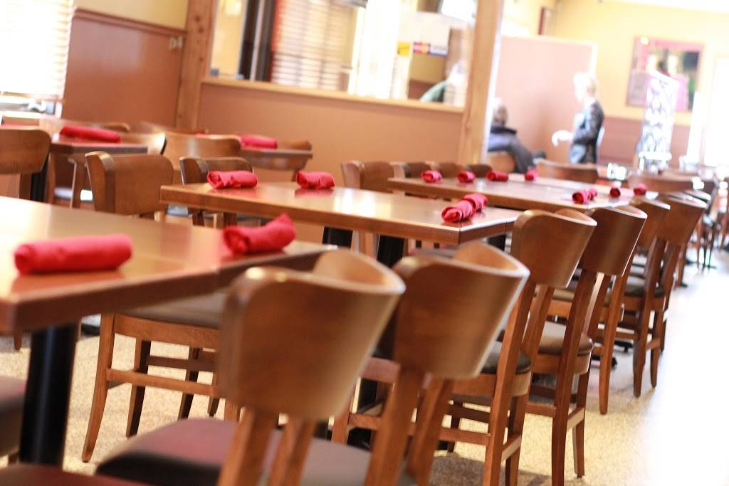 Brasserie Du Relais | restaurant | 77 Boulevard Desjardins E, Sainte-Thérèse, QC J7E 1C5, Canada | 4504370271 OR +1 450-437-0271