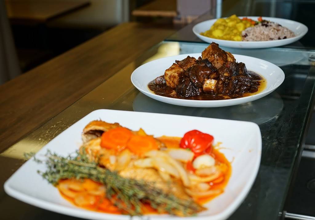 McKoys Caribbean Fusion | restaurant | 950 Southdown Rd, Mississauga, ON L5J 2Y4, Canada | 9058559773 OR +1 905-855-9773