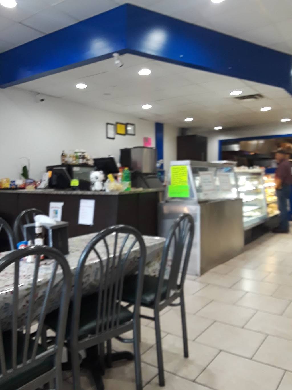 Pollo & Loco Bakery | bakery | 525 E Market St, Leesburg, VA 20176, USA | 7036692896 OR +1 703-669-2896