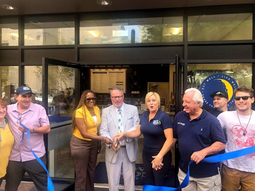 New Moon Market Downtown | cafe | 255 S Orange Ave #109, Orlando, FL 32801, USA | 4076013265 OR +1 407-601-3265