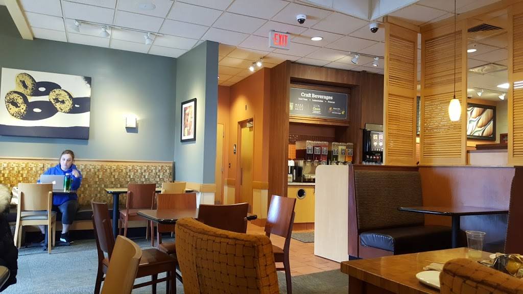 Panera Bread | cafe | 2100 Dixwell Ave, Hamden, CT 06514, USA | 2032482312 OR +1 203-248-2312