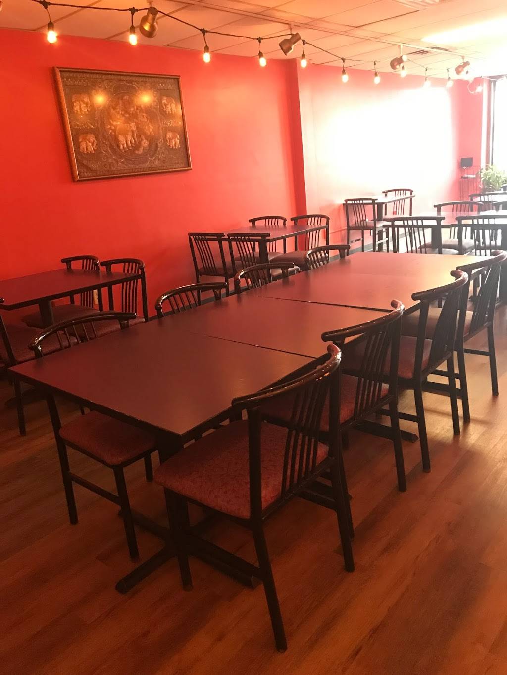 Ariya Thai Restaurant | restaurant | 4022 Central Ave NE, Columbia Heights, MN 55421, USA | 7632700328 OR +1 763-270-0328