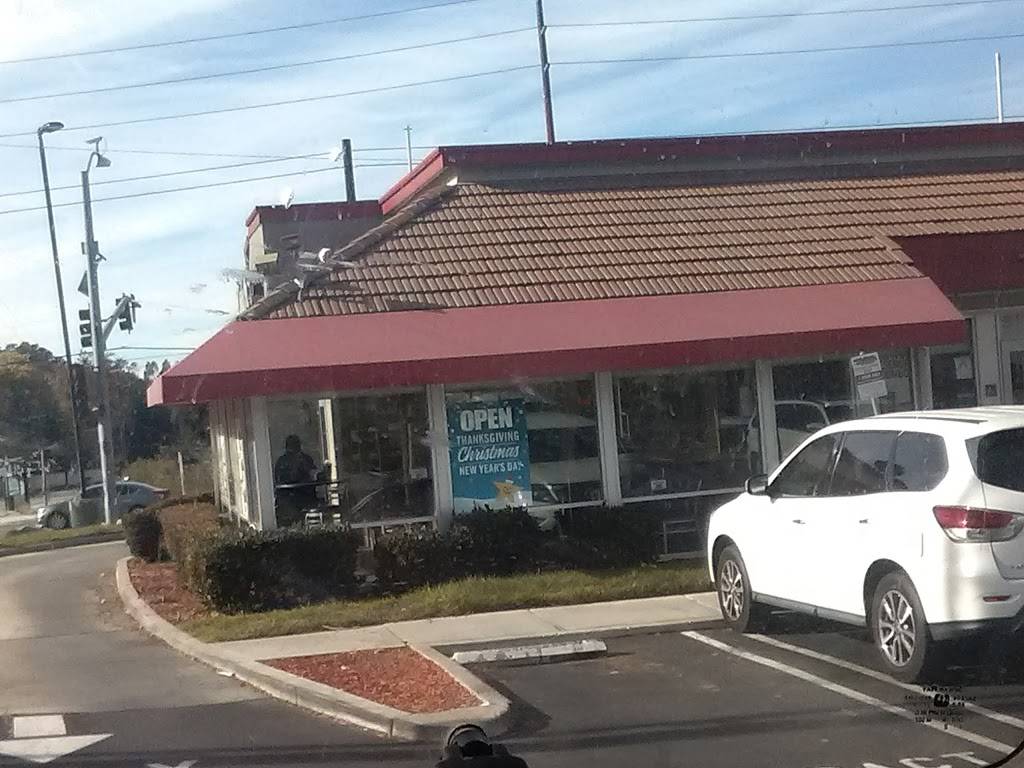 Carls Jr. | restaurant | 20425 Newhall Ave, Newhall, CA 91321, USA | 6612599286 OR +1 661-259-9286