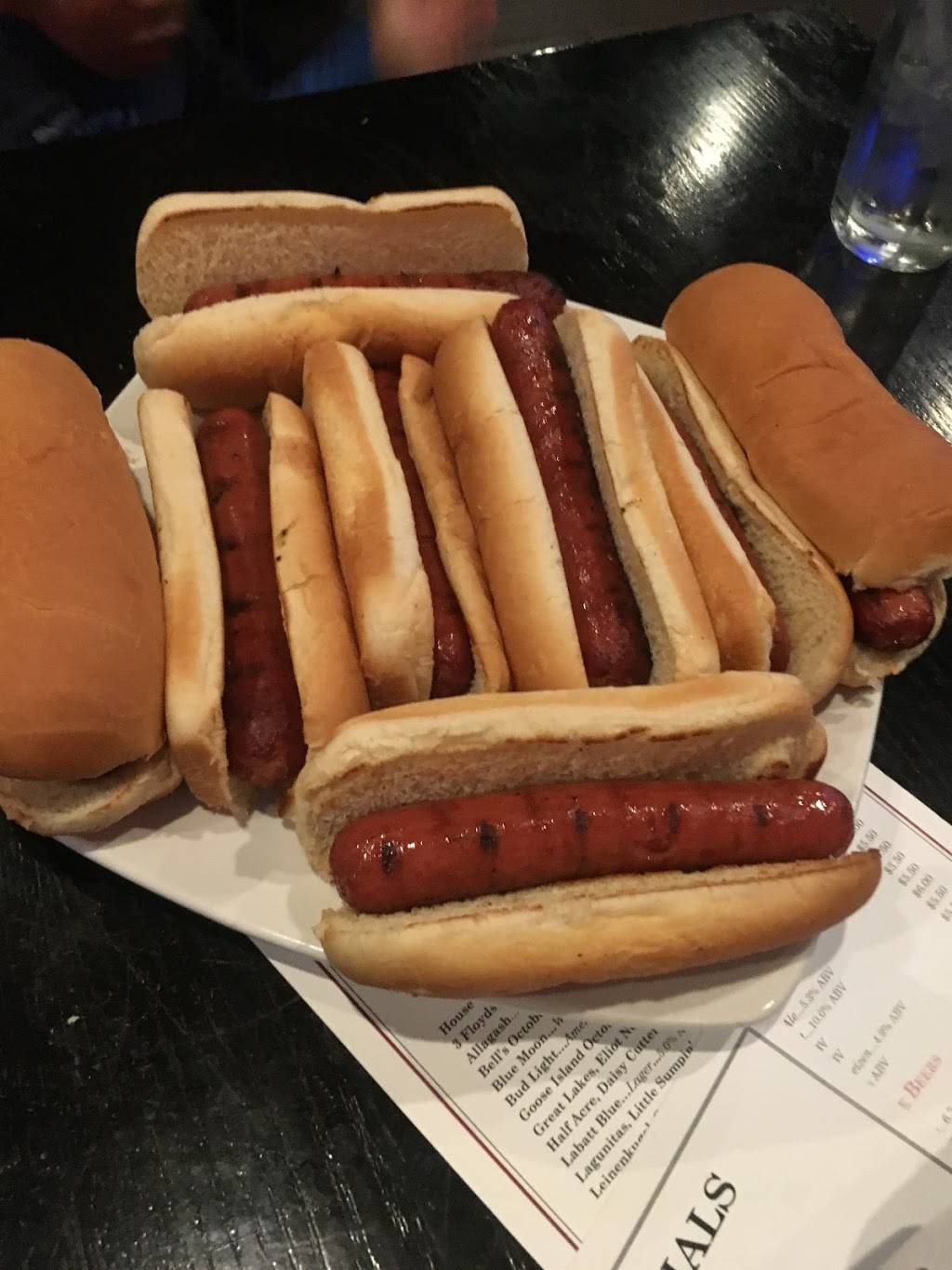 Mannys Ale House | restaurant | 683 St Charles Rd, Elmhurst, IL 60126, USA | 6306178700 OR +1 630-617-8700