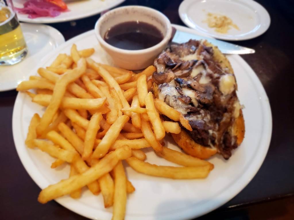 Reds Alehouse | night club | 405 N Dubuque St, North Liberty, IA 52317, USA | 3196262100 OR +1 319-626-2100