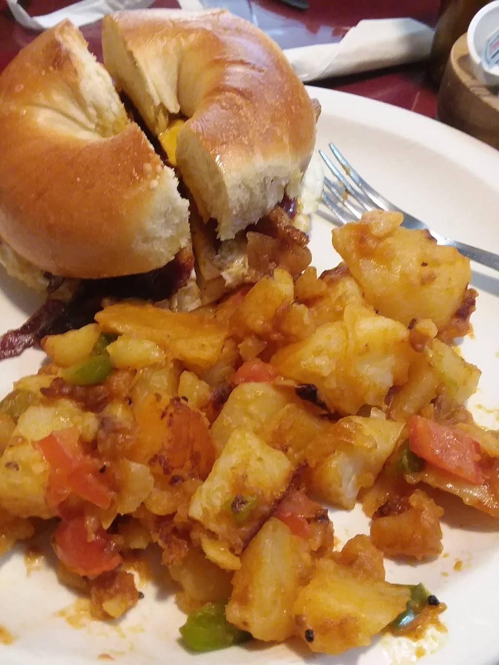 Jerrys 637 | restaurant | 637 Bay St, Staten Island, NY 10304, USA | 7188767685 OR +1 718-876-7685