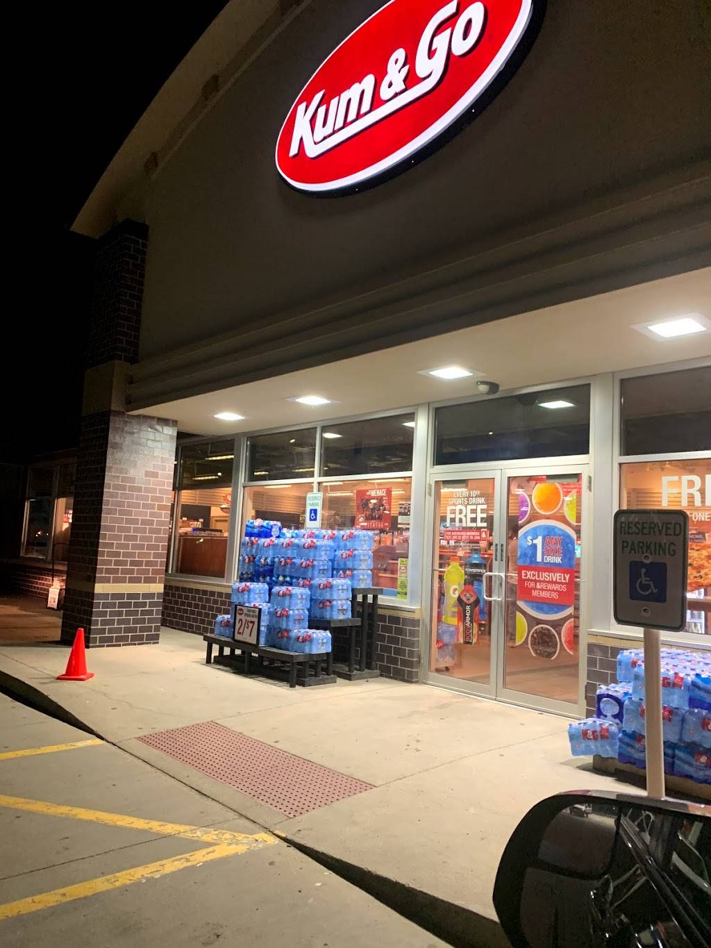 Kum & Go | meal takeaway | 165 SW Magazine Rd, Ankeny, IA 50023, USA | 5159652374 OR +1 515-965-2374