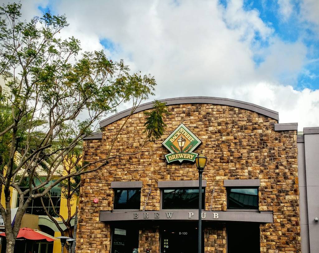 Backstreet Brewery | restaurant | 15 Main St #100, Vista, CA 92083, USA | 7604077600 OR +1 760-407-7600