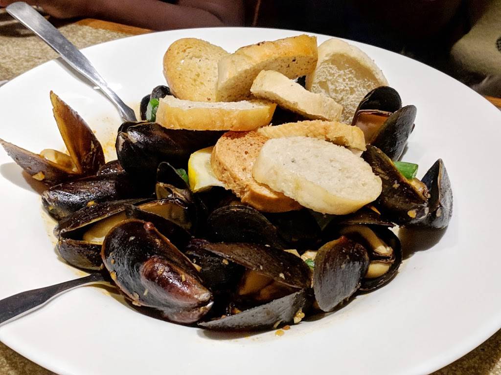 A W Shucks Raw Bar & Grill | restaurant | 2200 Colonial Ave, Norfolk, VA 23517, USA | 7576649117 OR +1 757-664-9117