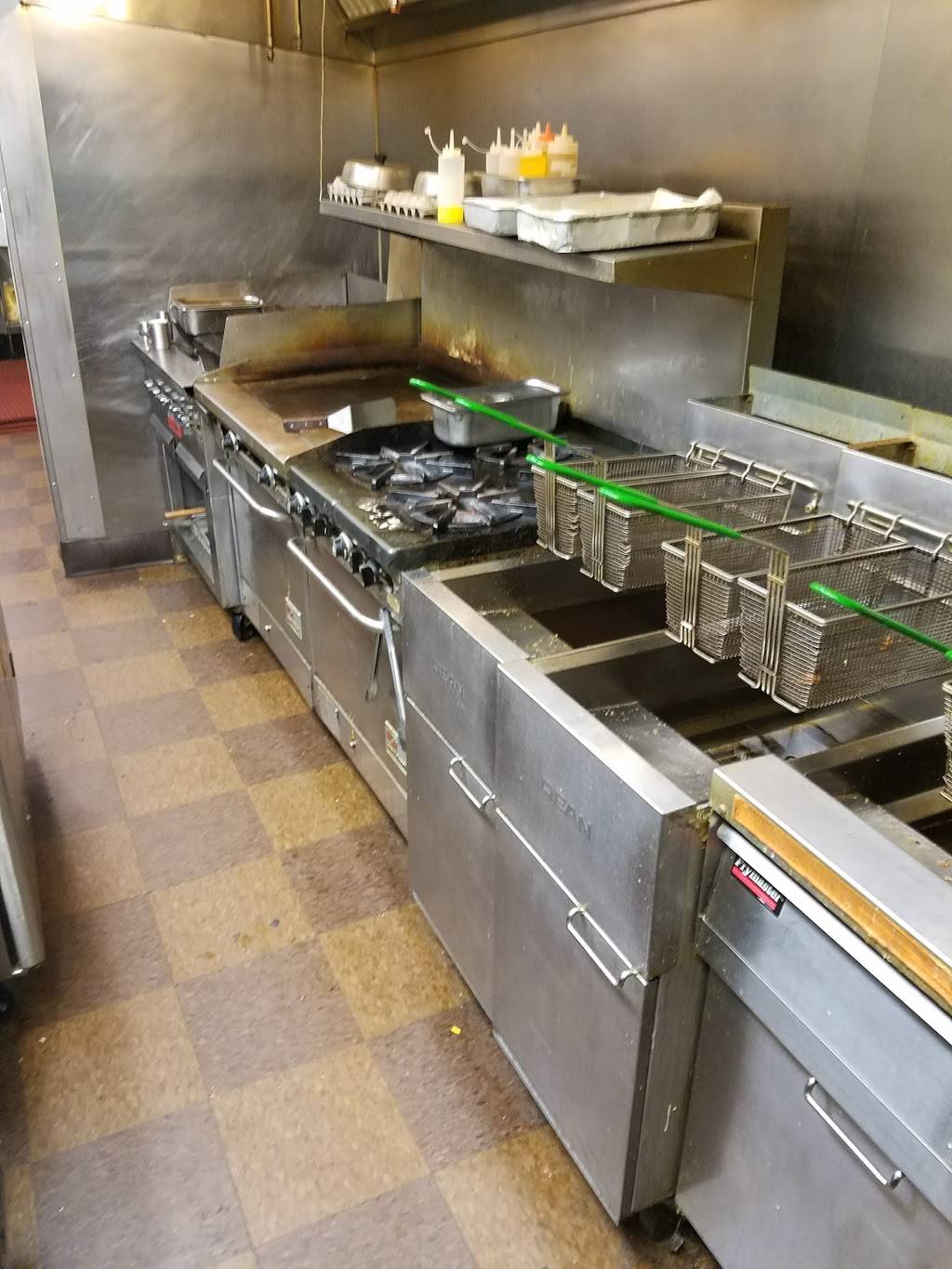 The Real MacCoys | restaurant | N1431 County Rd N, Whitewater, WI 53190, USA | 9205688988 OR +1 920-568-8988