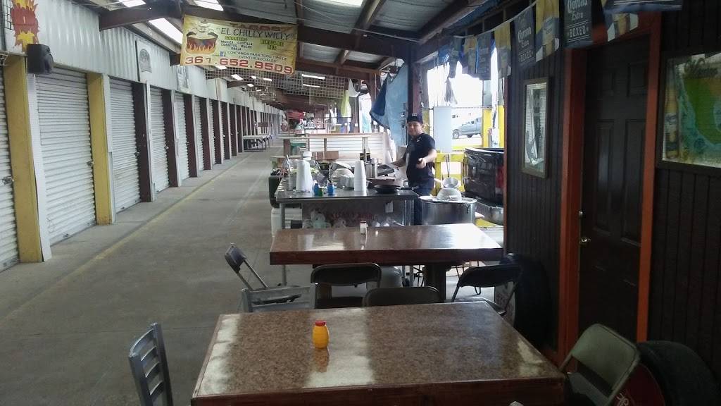 Tacos El Chilly Willy | restaurant | 8705 Airline Dr, Houston, TX 77037, USA | 3616529509 OR +1 361-652-9509