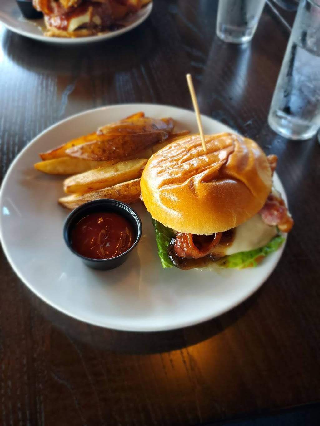 Bungalow Retreat | restaurant | 1109 International Pkwy Suite 1651, Lake Mary, FL 32746, USA | 4073786905 OR +1 407-378-6905