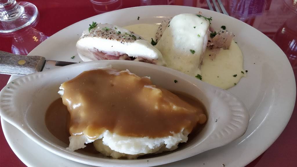 Skippers Landing Restaurant & Marina | restaurant | 7061 Lake Bluff Rd, Wolcott, NY 14590, USA | 3155879797 OR +1 315-587-9797