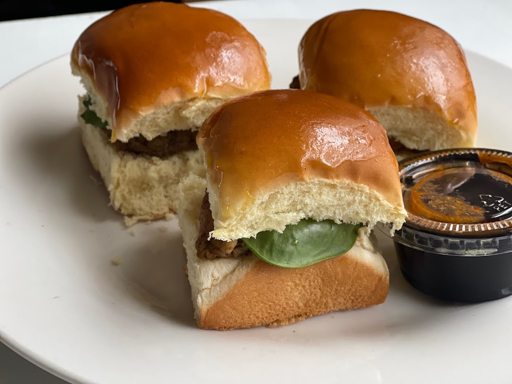 Gullys grill | restaurant | 6485 E Holmes Rd, Memphis, TN 38141, USA | 9012861937 OR +1 901-286-1937