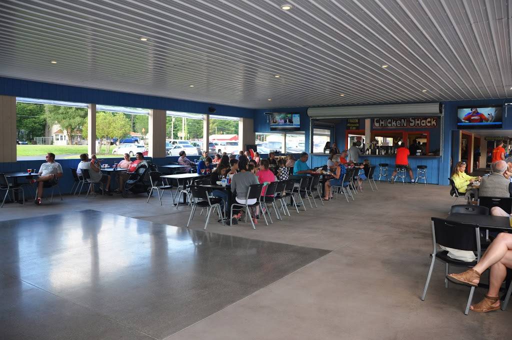 Silver Lake Chicken Shack | restaurant | 8343 W Hazel Rd, Mears, MI 49436, USA | 2318732511 OR +1 231-873-2511