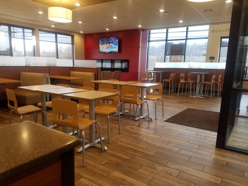 Wendys | restaurant | 2060 Mogadore Rd, Akron, OH 44312, USA | 3307844891 OR +1 330-784-4891