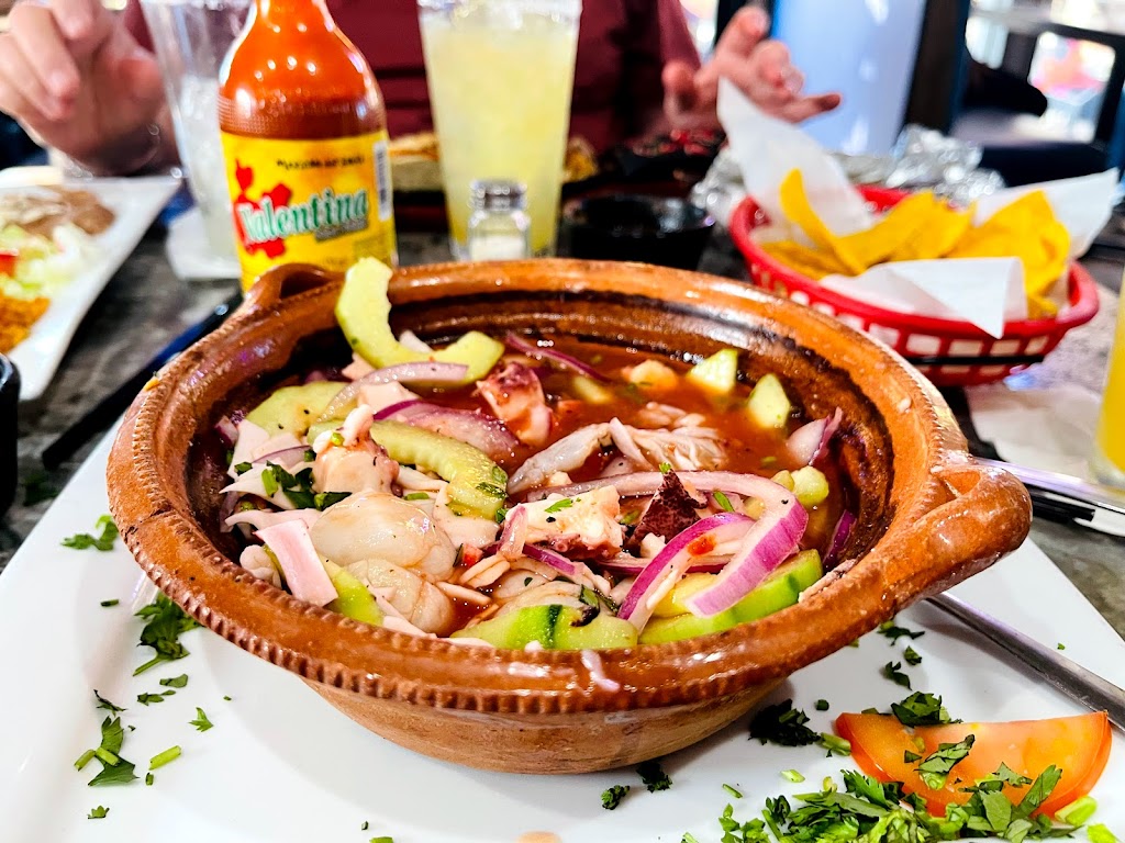 Pollos y Mariscos El Guero | restaurant | 1204 12th Ave S, Nampa, ID 83651, USA | 2085854379 OR +1 208-585-4379