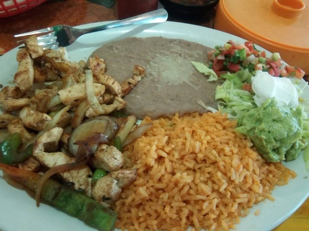 Las Palmeras | restaurant | 570 W 3rd St, Grove, OK 74344, USA | 9187869550 OR +1 918-786-9550